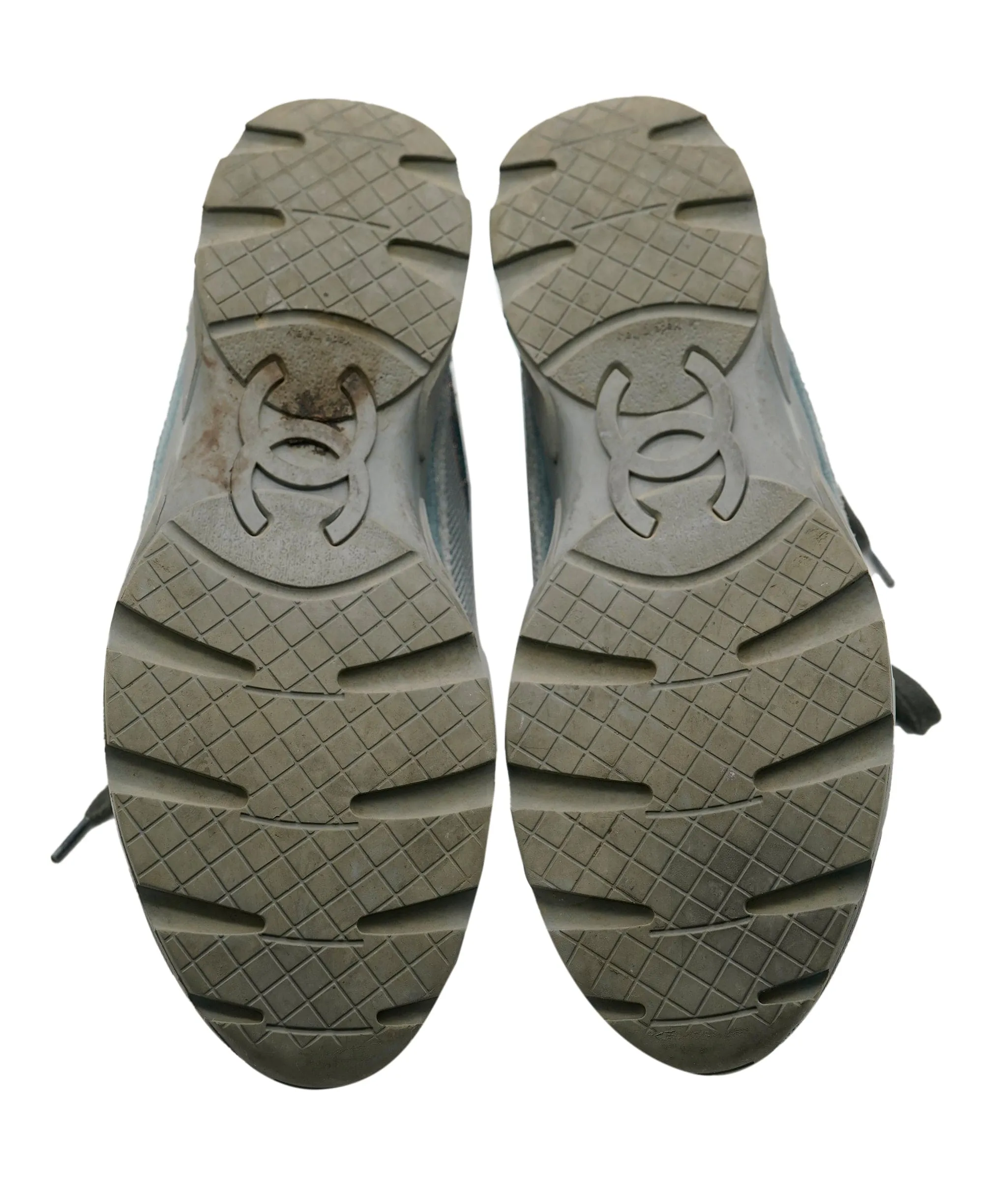 Chanel grey trainers ALL0348