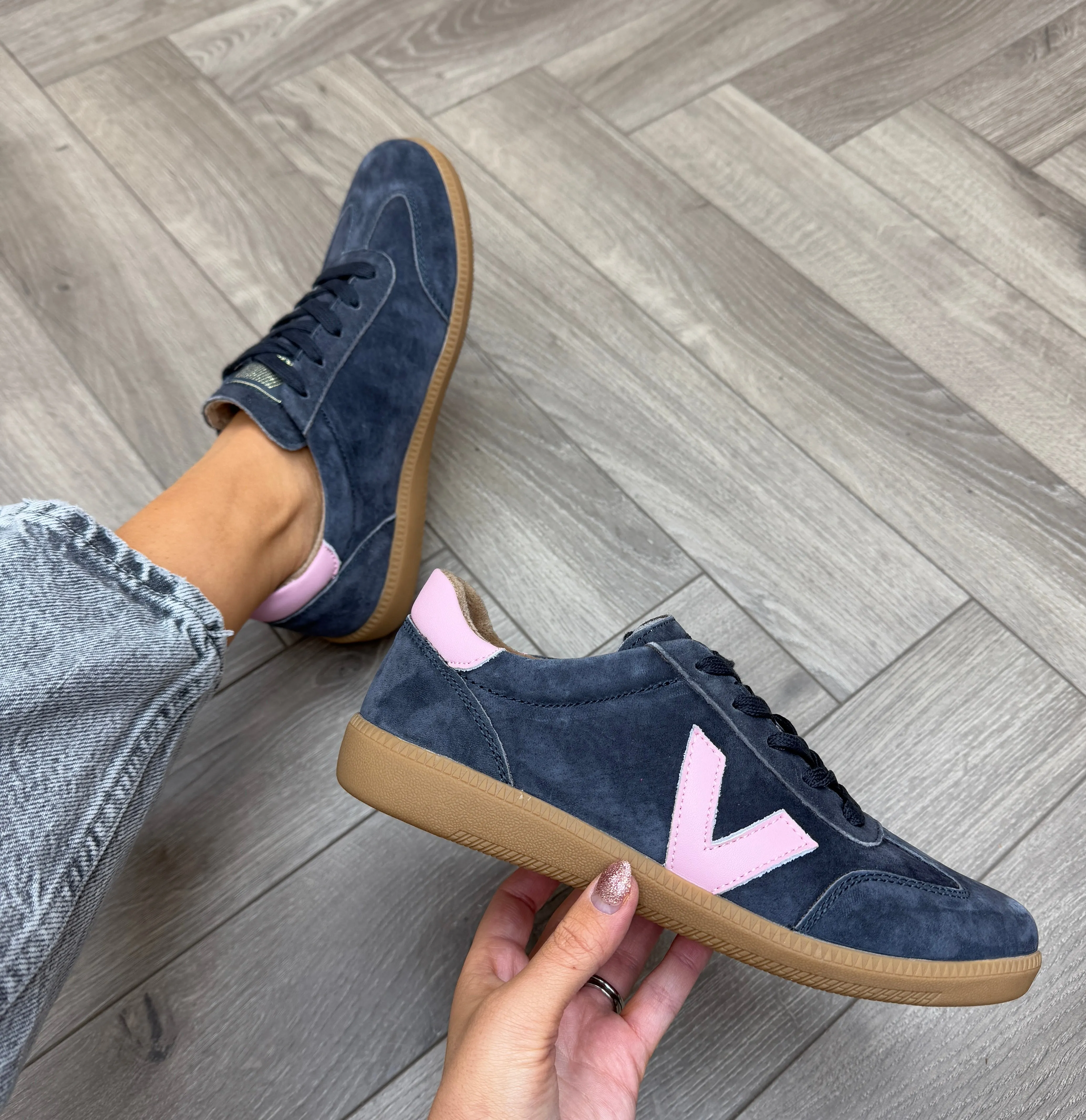Drilleys (SS25) ‘Seventy’ Trainer With Gum Sole - Indigo Night (D9)