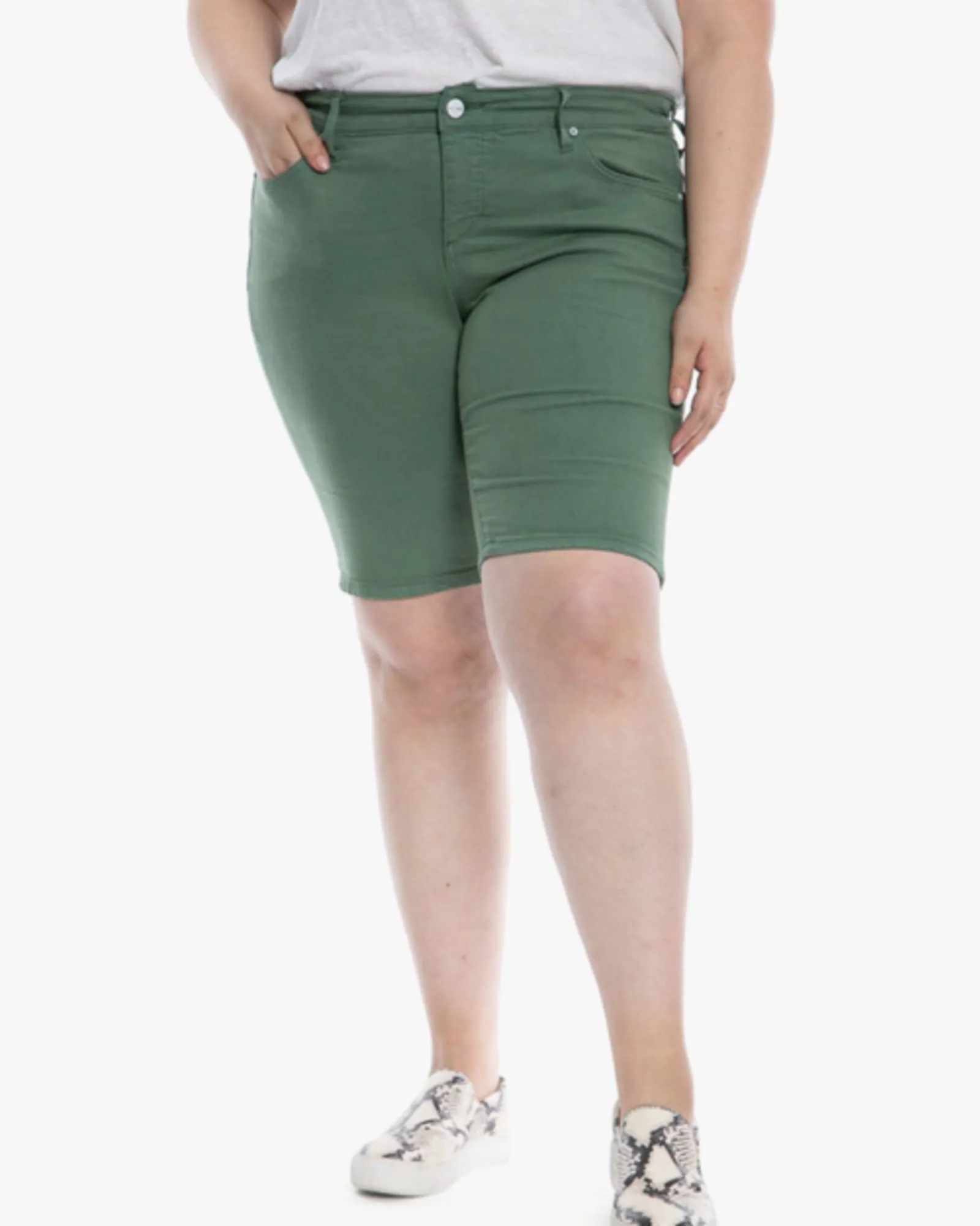 Haley Mid rise Bermuda | MYRTLE