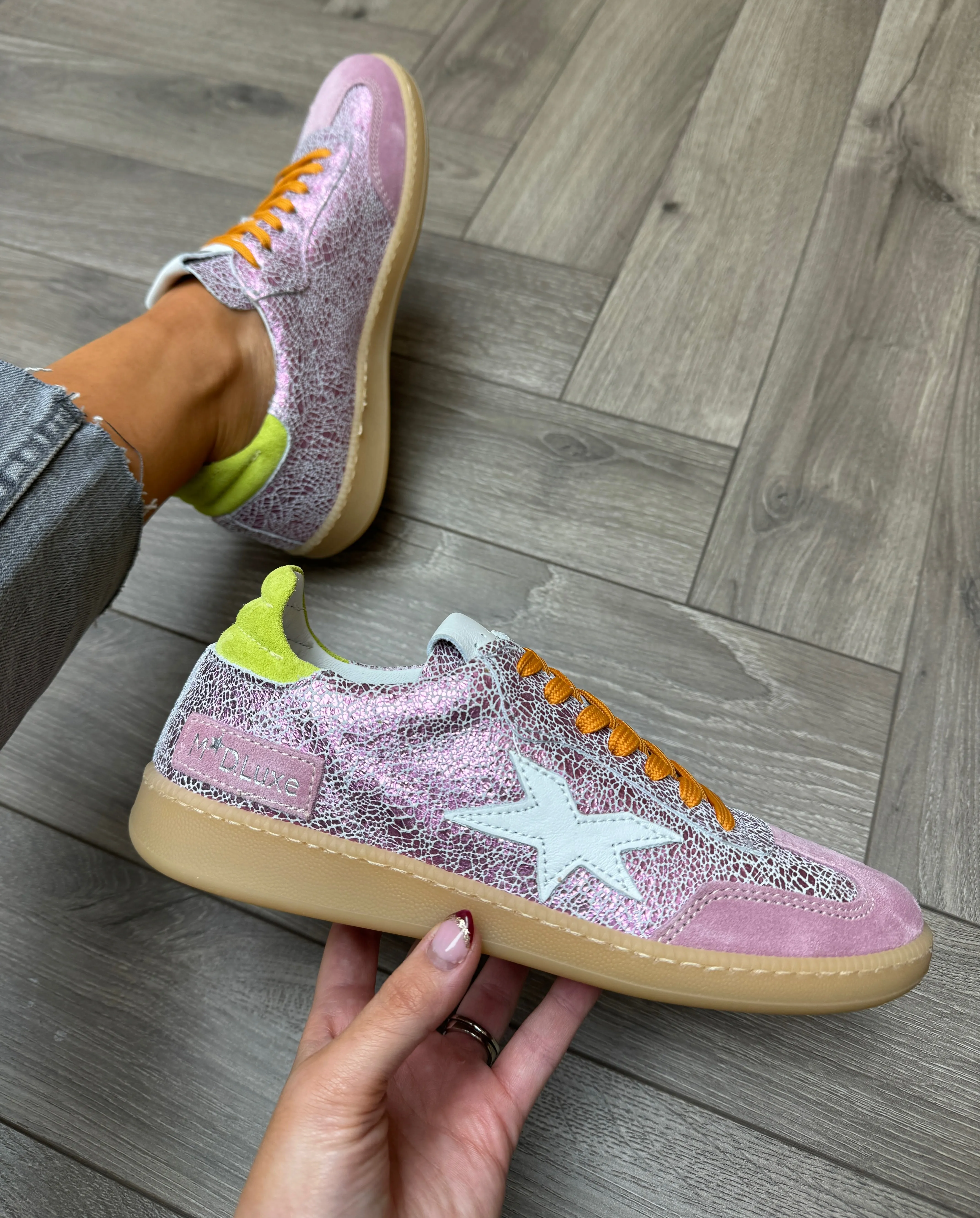 Meline (SS25) Cracked Metallic Trainer With Coloured Laces VAR E-530 - Porto Quarzo (ME1)