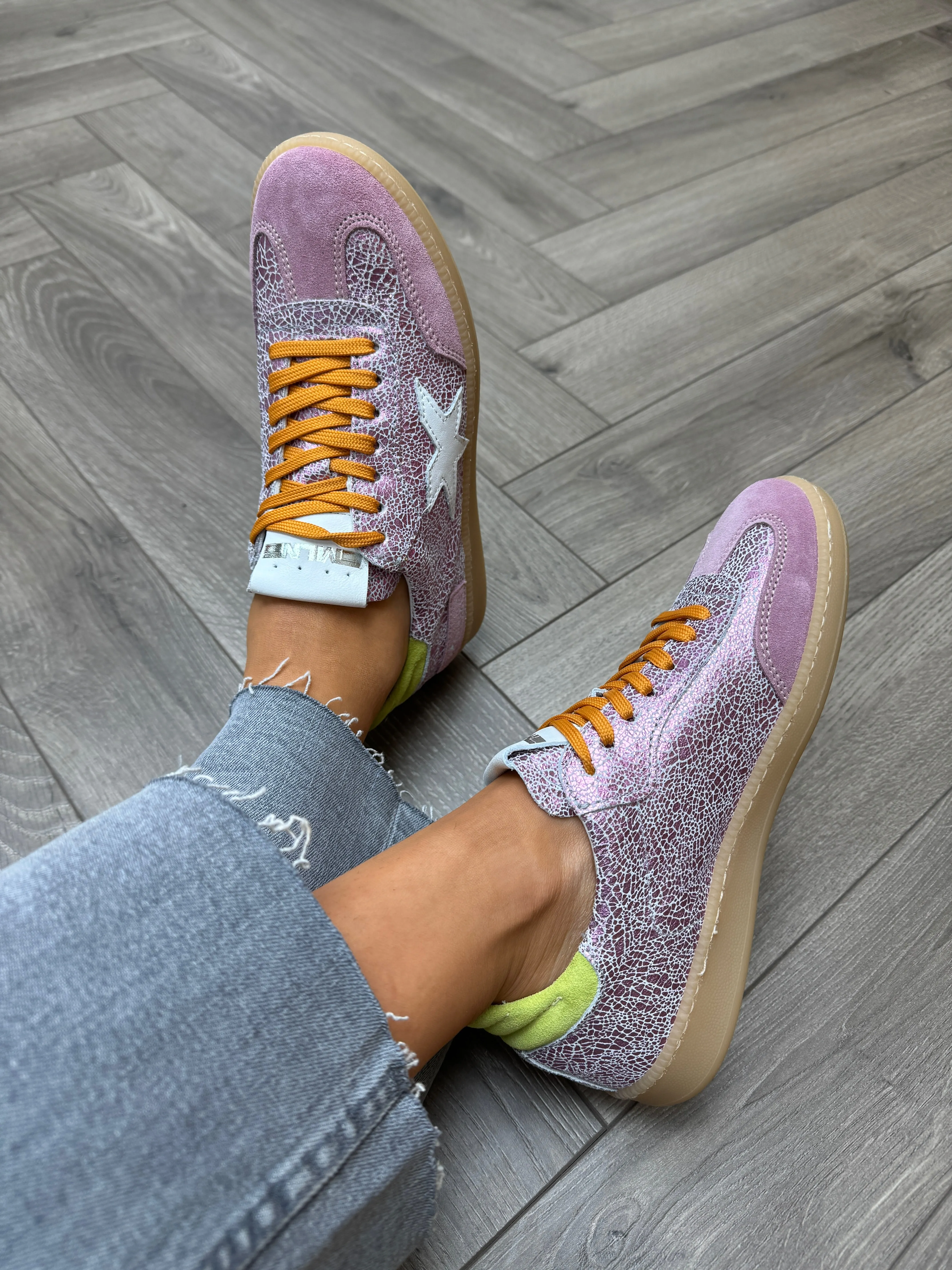 Meline (SS25) Cracked Metallic Trainer With Coloured Laces VAR E-530 - Porto Quarzo (ME1)