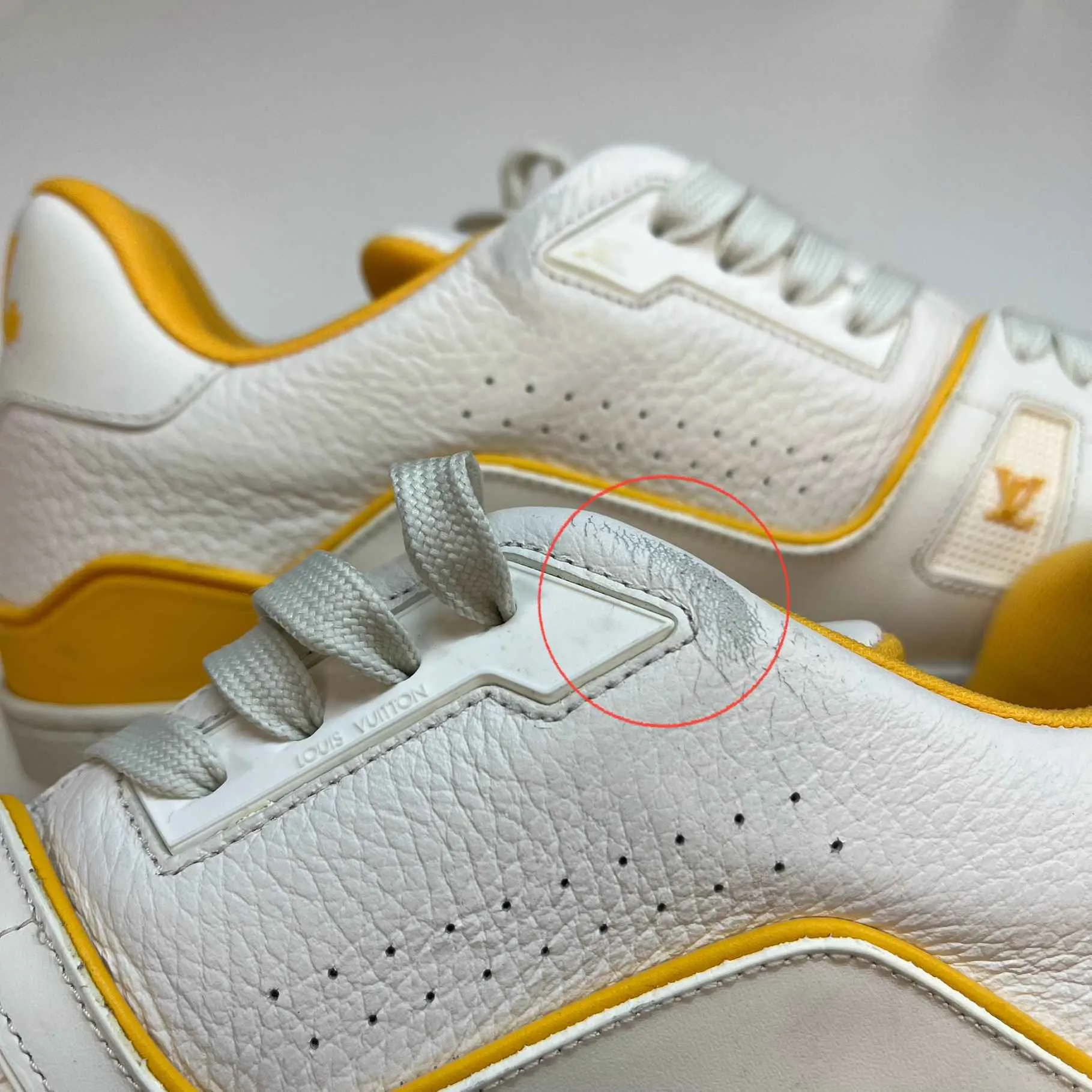 Men's Lv Low Trainers Yellow Size EU 43 / UK 9