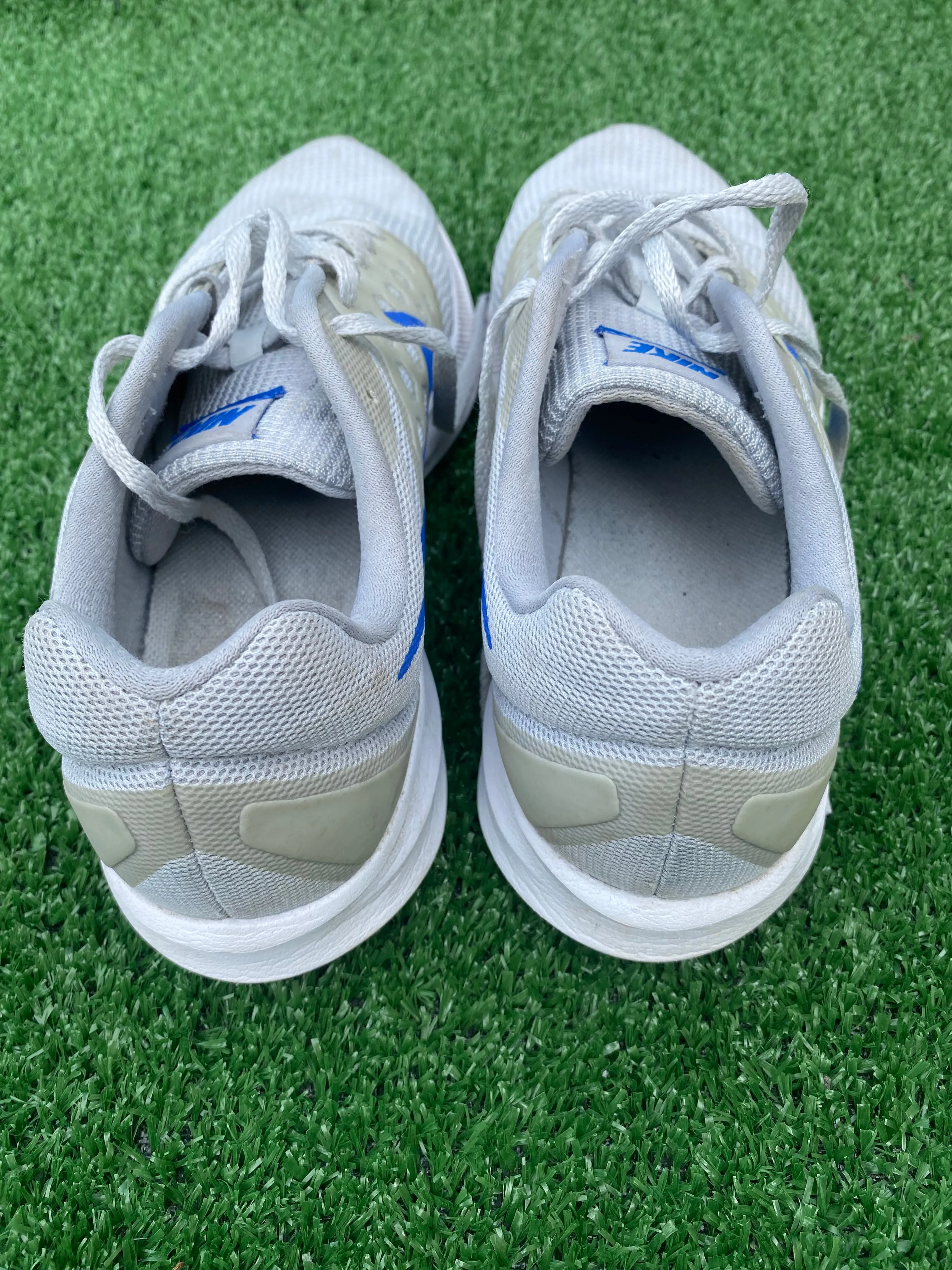 Nike Downshifter 7 UK Size 9 Mans Mens EU 43 Grey / White / Blue Trainers Shoes VGC