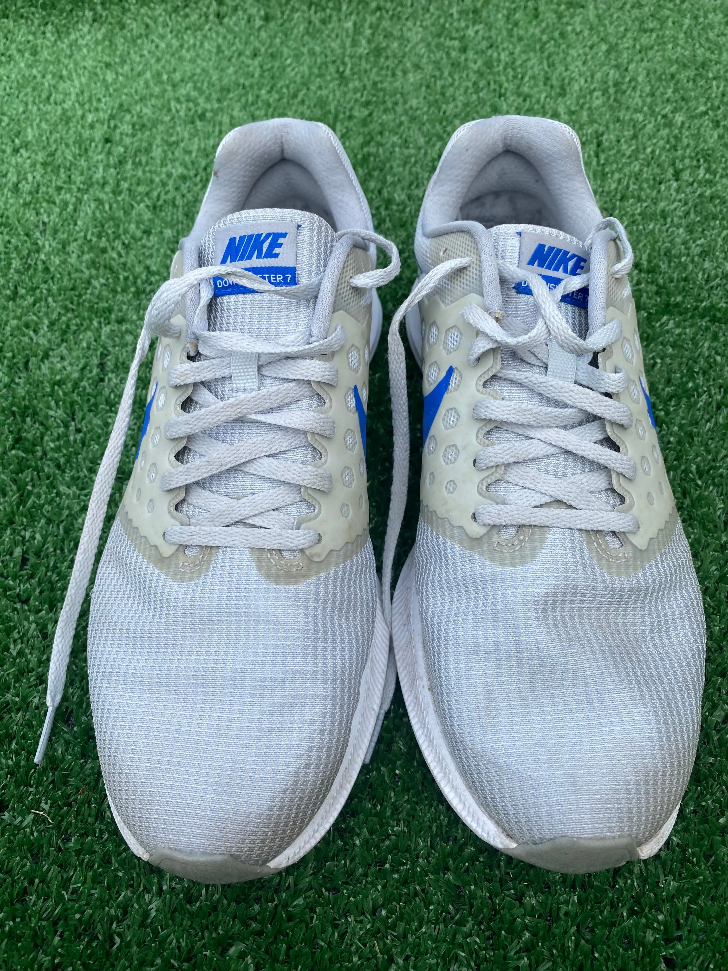 Nike Downshifter 7 UK Size 9 Mans Mens EU 43 Grey / White / Blue Trainers Shoes VGC
