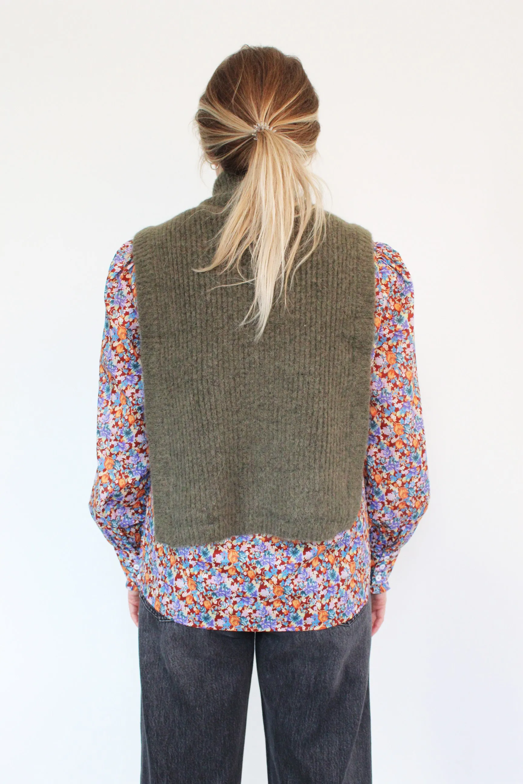 SLF Linna Mia Knit Bib in Kalamata
