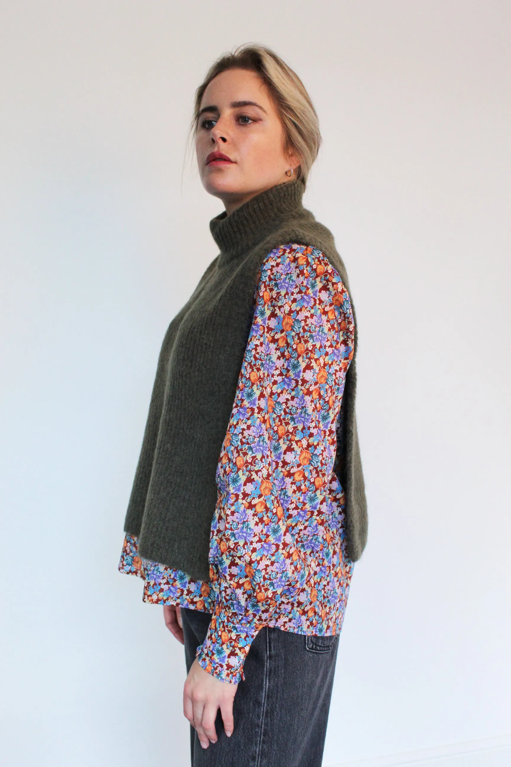 SLF Linna Mia Knit Bib in Kalamata