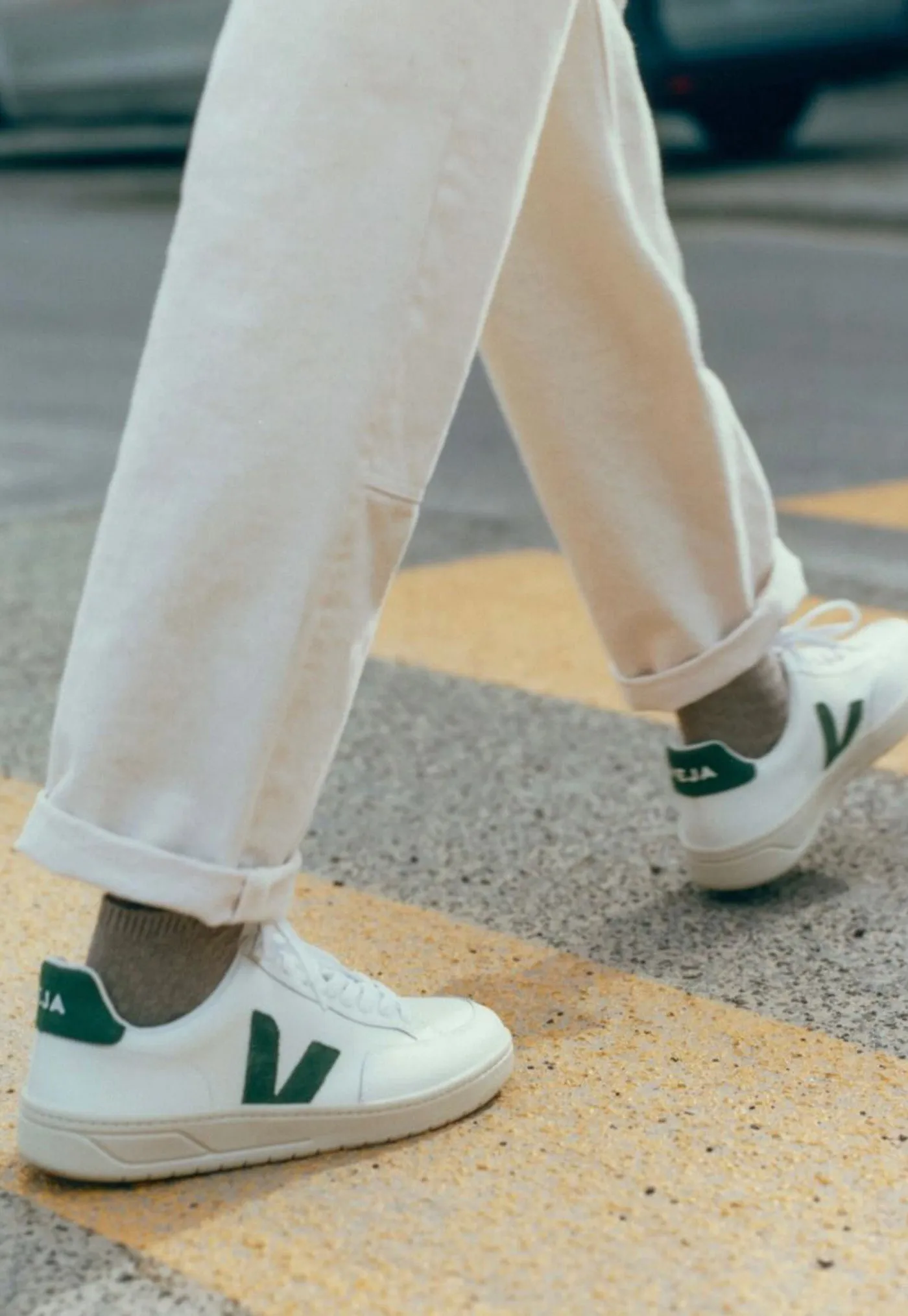 V-12 Leather - Extra White/Cyprus