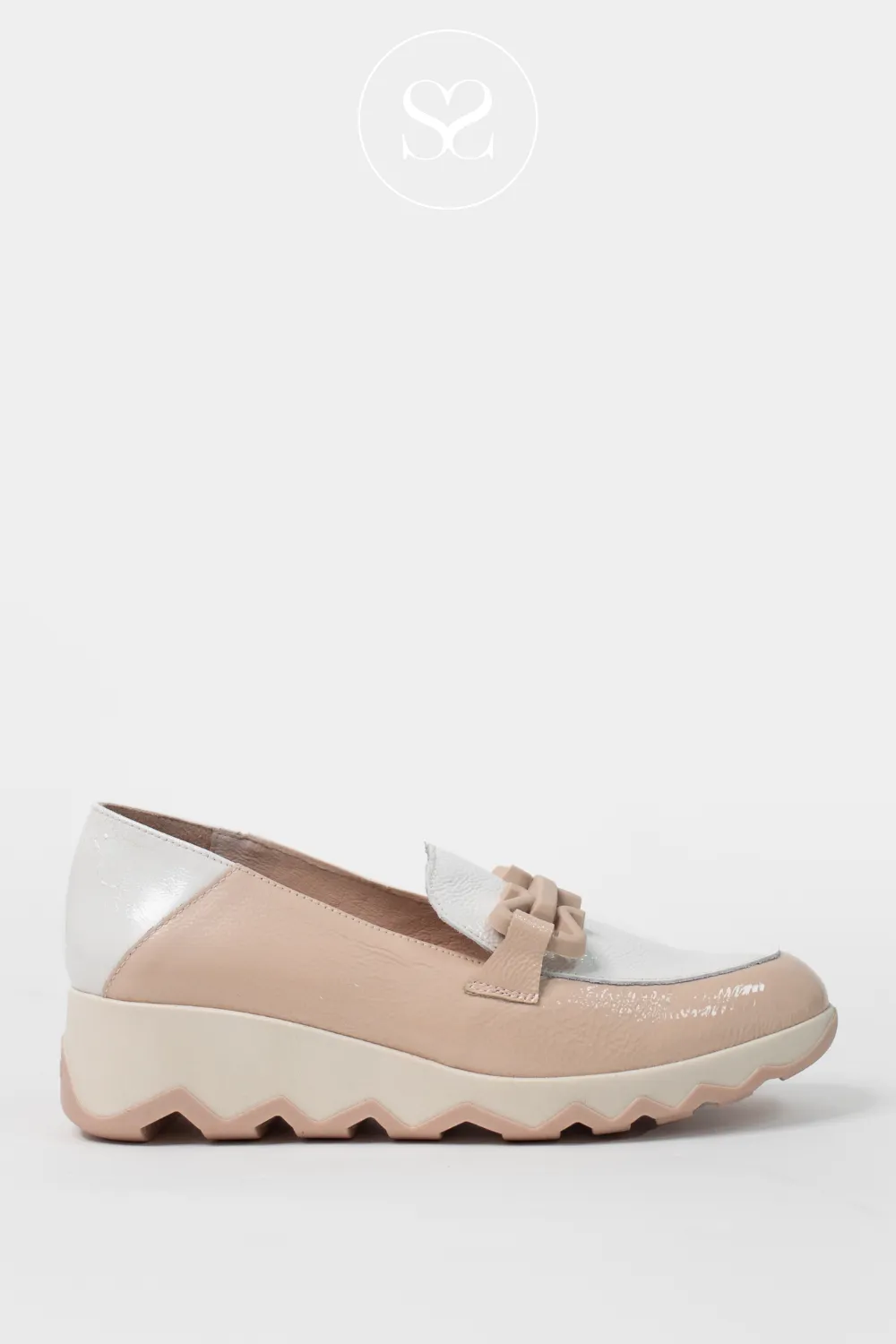 WONDERS C-7603 NUDE/CREAM PATENT LEATHER CHUNKY WEDGE LOAFERS