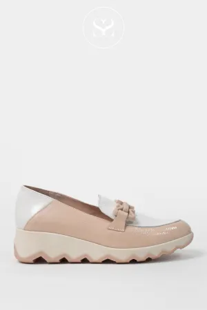 WONDERS C-7603 NUDE/CREAM PATENT LEATHER CHUNKY WEDGE LOAFERS
